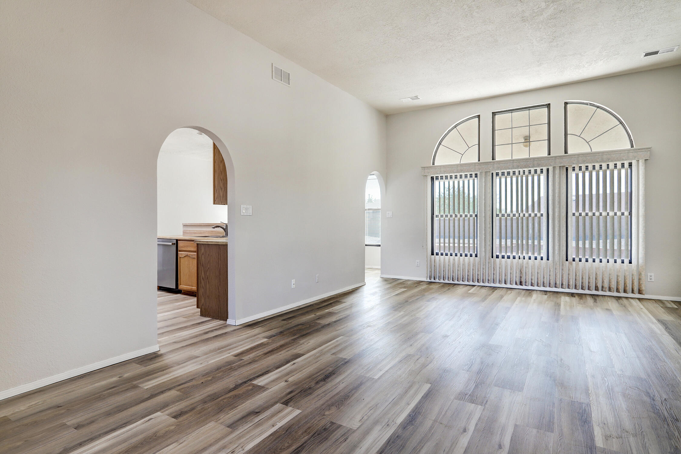 6200 Apache Plume Road NE