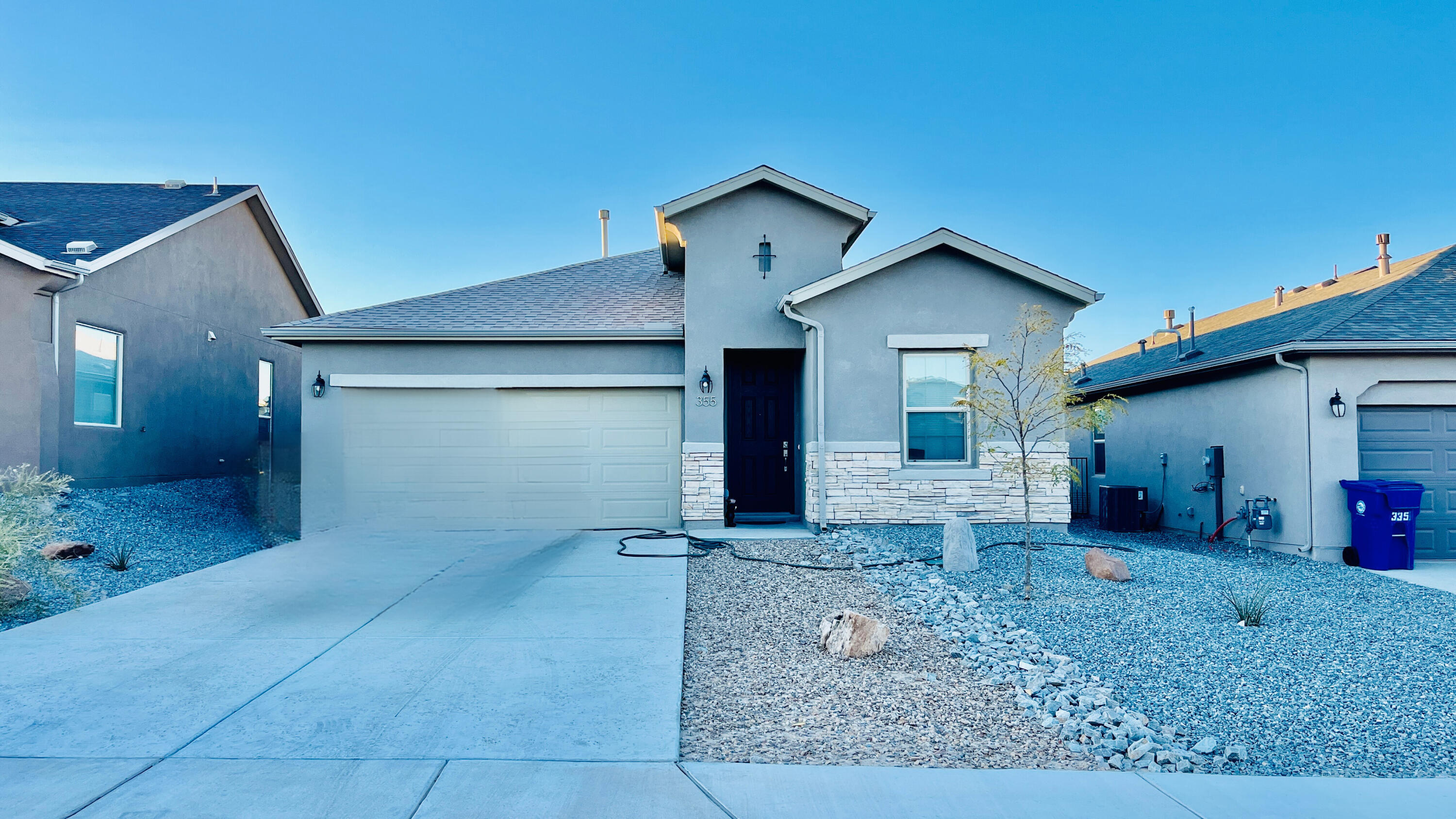 355 Adeline Avenue, Los Lunas, New Mexico image 2