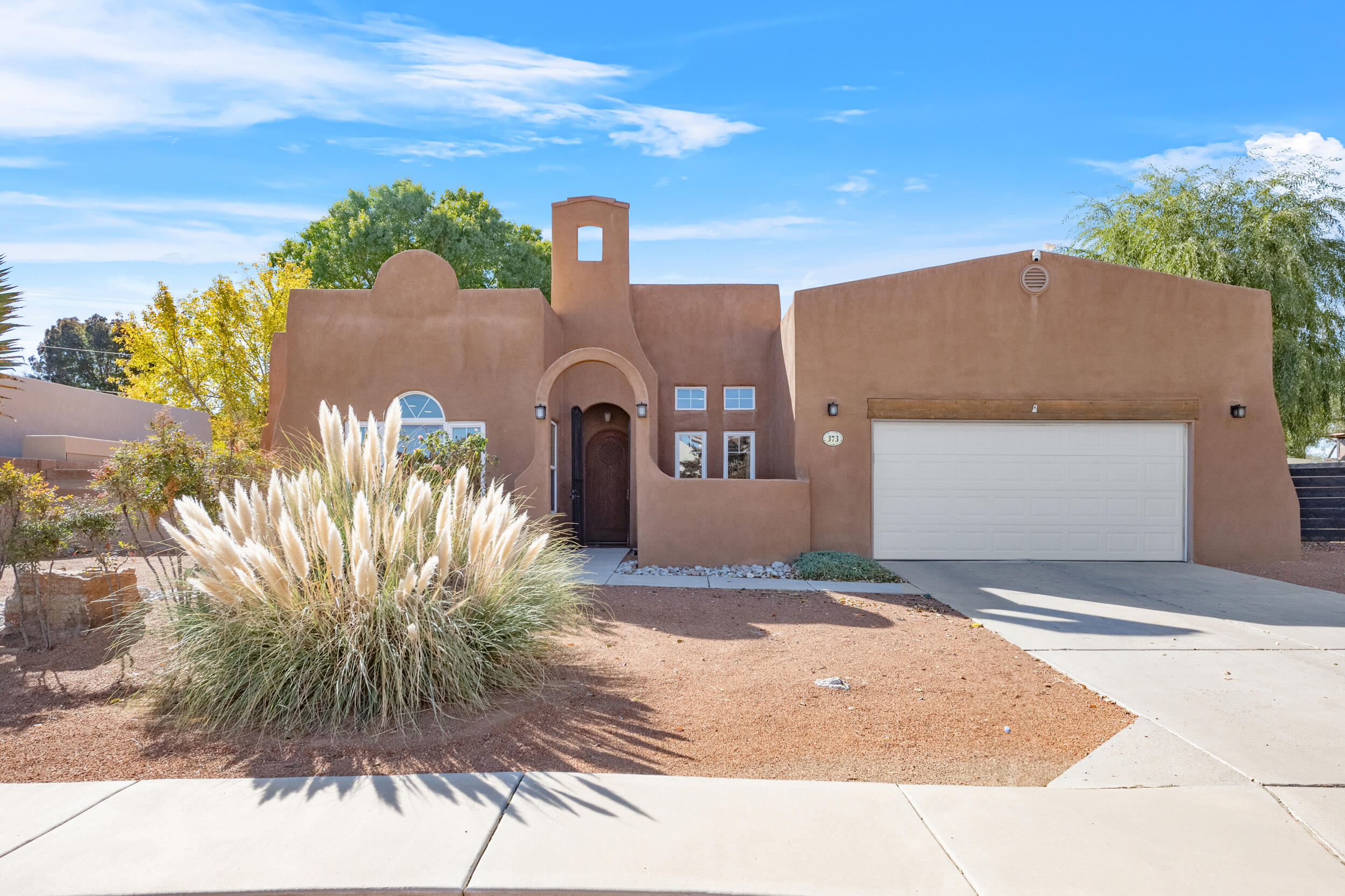 373 Dennis Drive, Los Lunas, New Mexico image 2