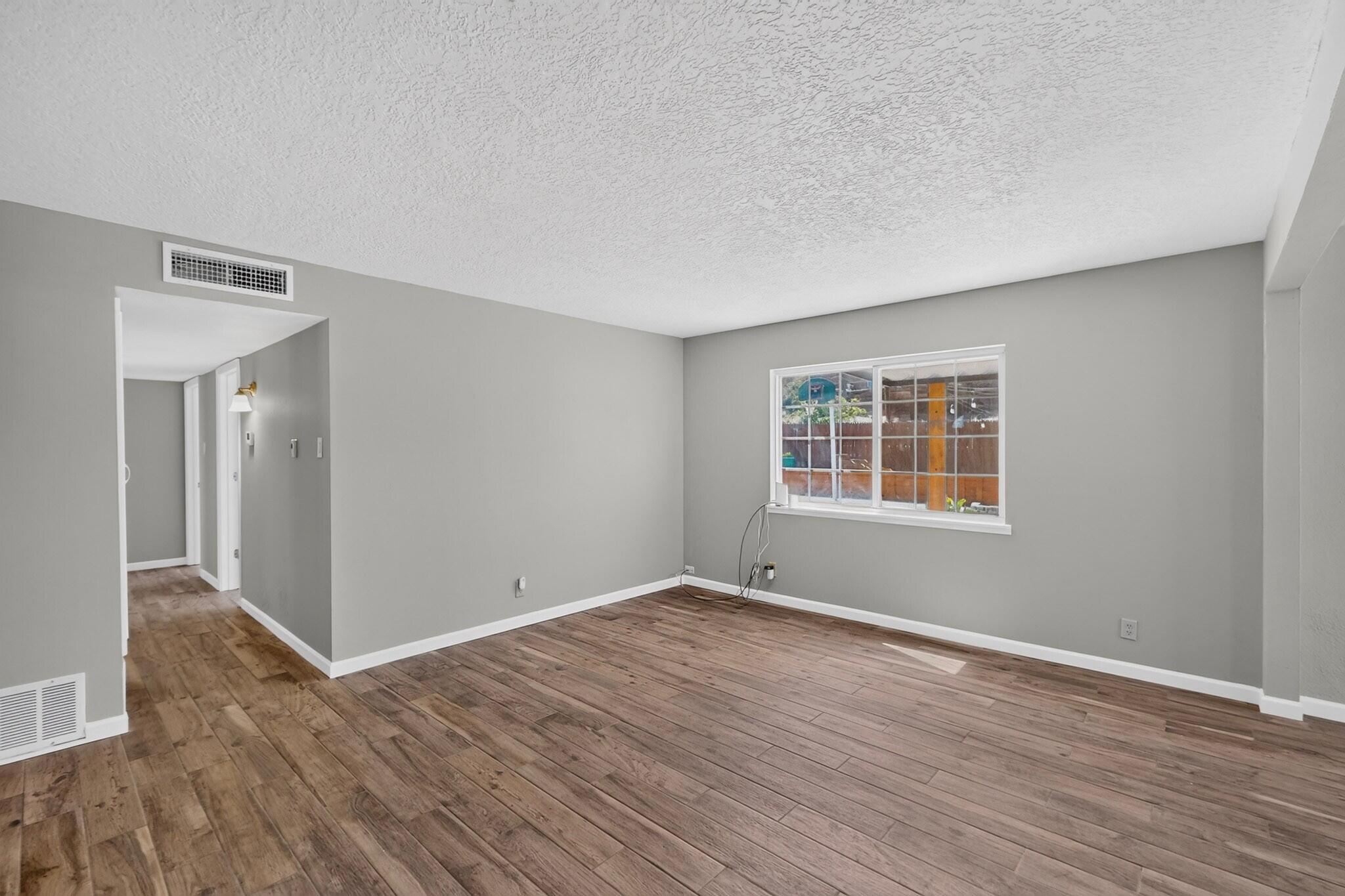 5809 Plaza Paseo Street NW