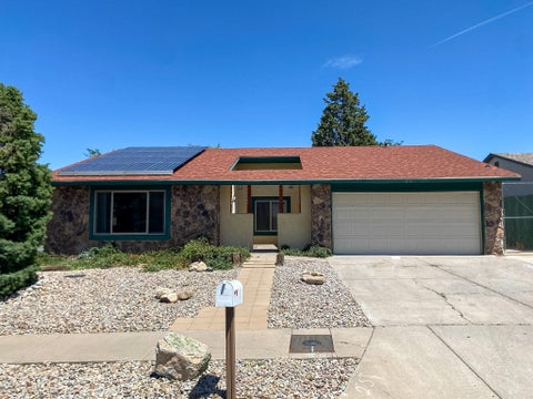 Homes For Sale - 8209 Tina Drive<br/> Bernalillo County, Albuquerque, NM 87109