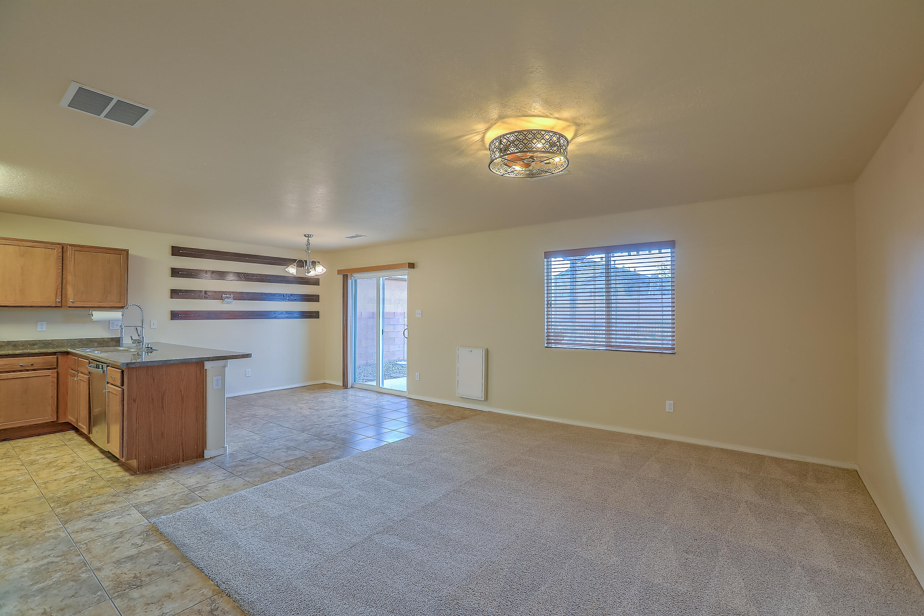 1009 Spring Valley Road NE