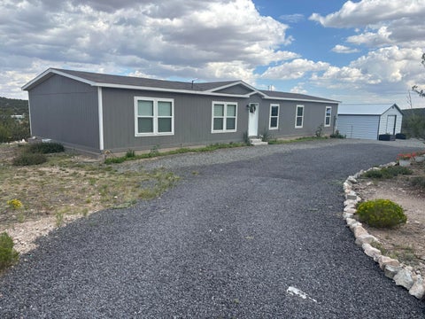 Mobile Home For Sale - 35 High Vista Drive<br/> Moriarty, NM 87035