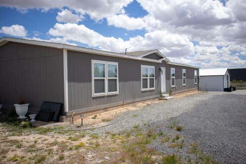 Mobile Home For Sale - 35 High Vista Drive<br/> Moriarty, NM 87035