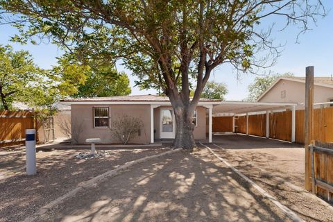 Photo of 1216 Forrester Avenue NW, Albuquerque, NM 87104 (MLS # 1103110)