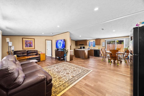 Mobile Home For Sale - 809 Maple Avenue<br/> Moriarty, NM 87035