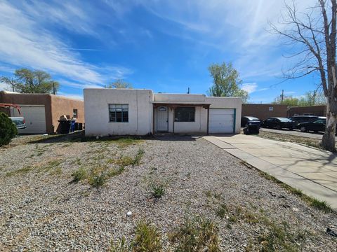 Photo of 3428 Ross Avenue SE, Albuquerque, NM 87106 (MLS # 1100587)