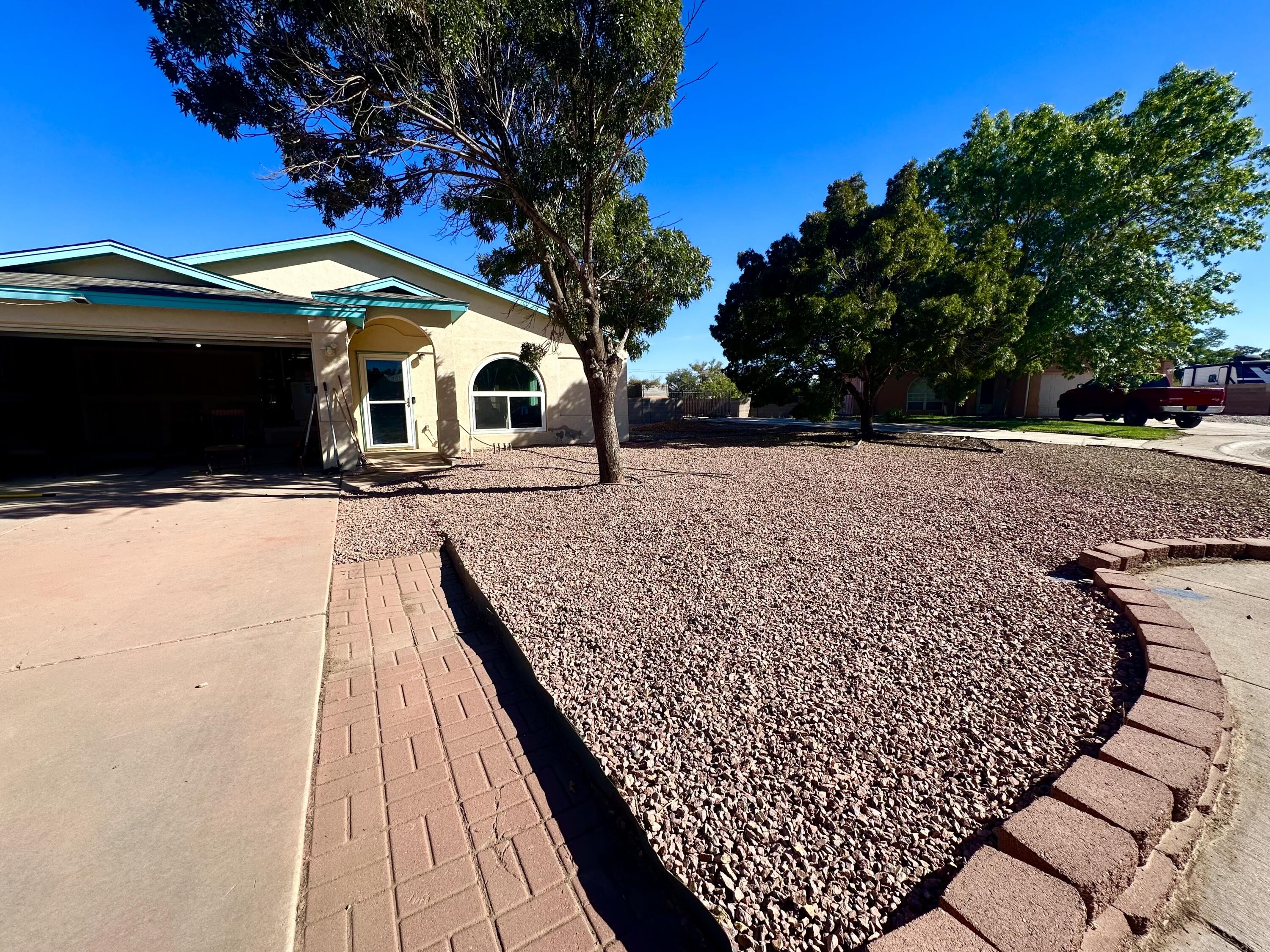 1056 Manzano Avenue, Los Lunas, New Mexico image 3