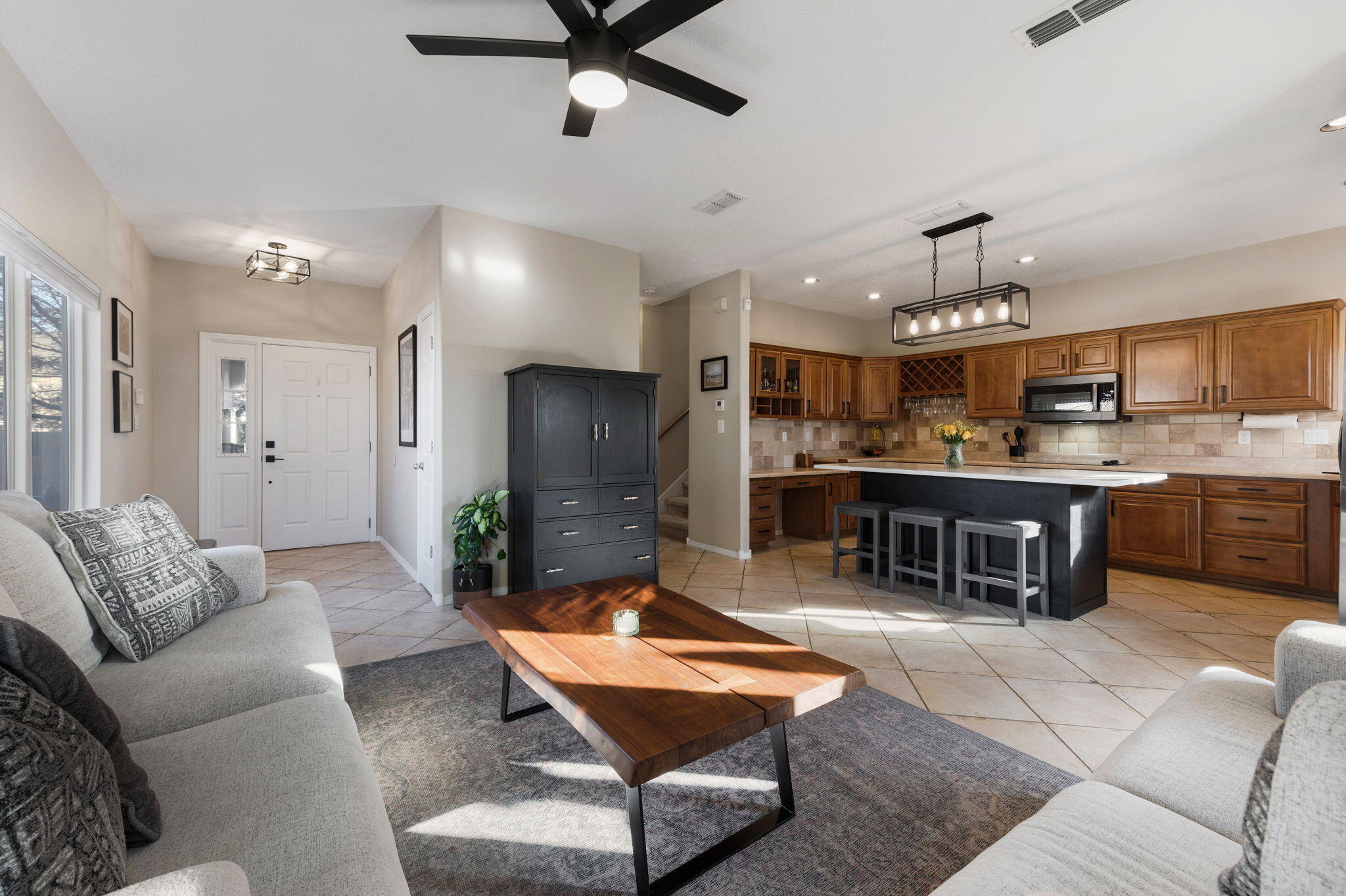 7123 Alexandria Drive NE