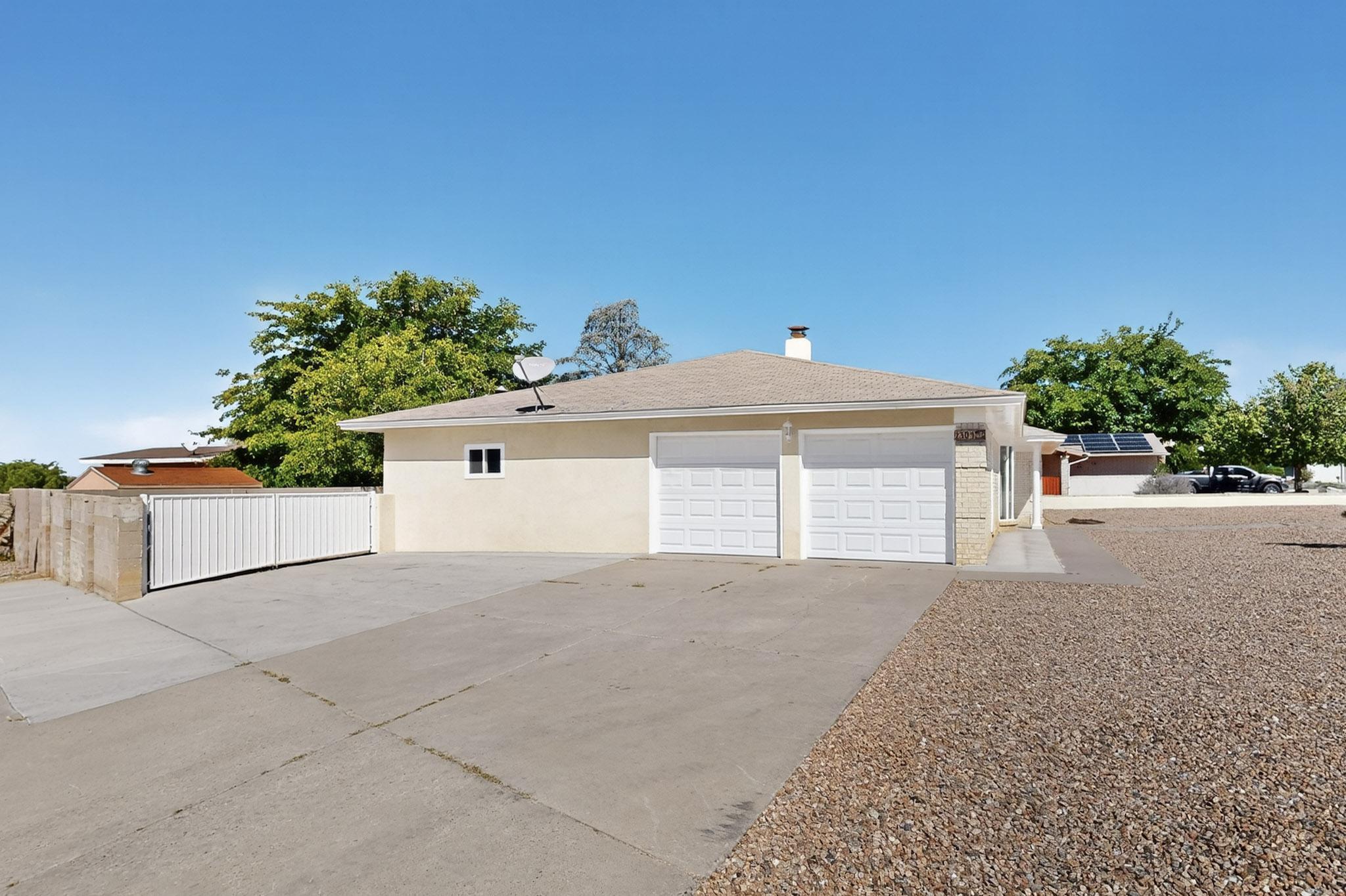 2301 SATURN Place NE