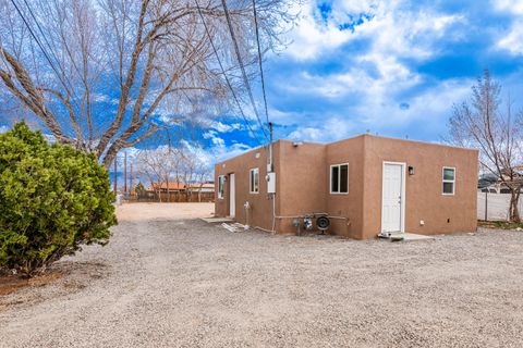 Photo of 2706 Floral Road NW, Albuquerque, NM 87104 (MLS # 1098677)