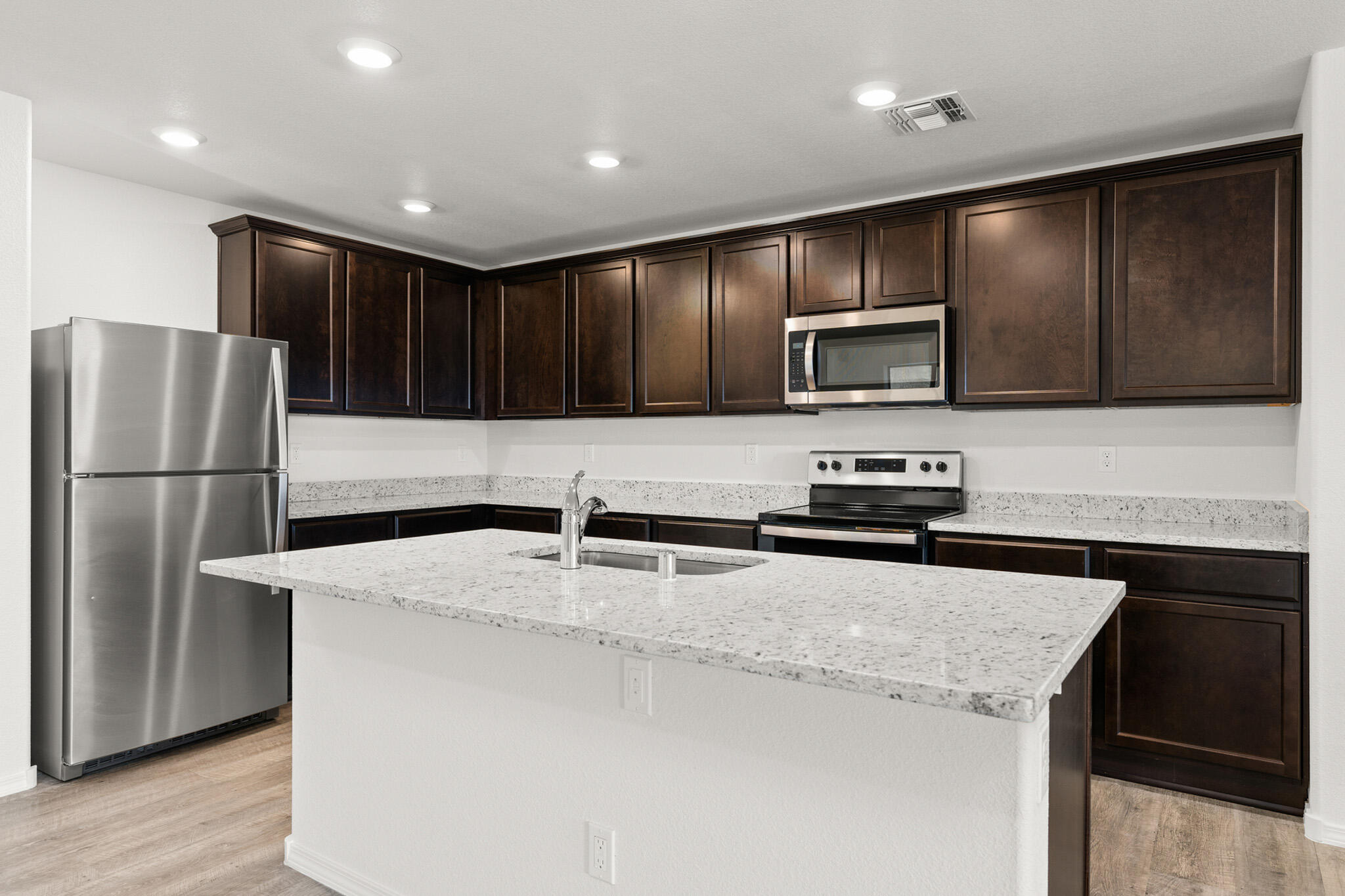 2608 Desi Loop, Belen, New Mexico image 4