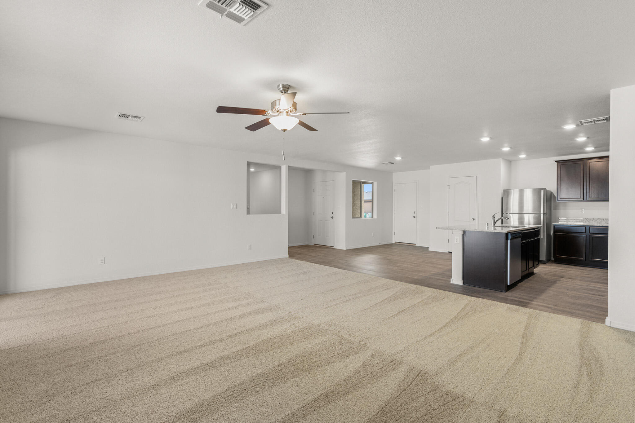 2608 Desi Loop, Belen, New Mexico image 2