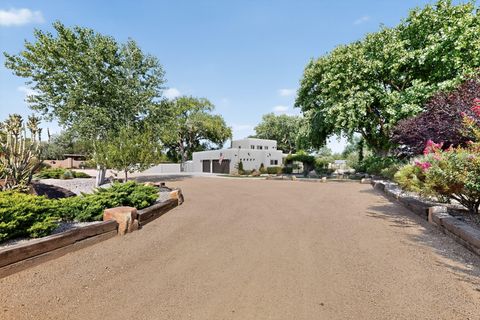 Photo of 2609 Pajarito Meadows Road SW, Albuquerque, NM 87105 (MLS # 1093940)