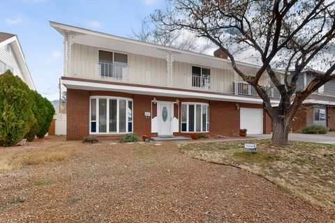 Photo of 1620 Moon Street NE, Albuquerque, NM 87112 (MLS # 1096315)