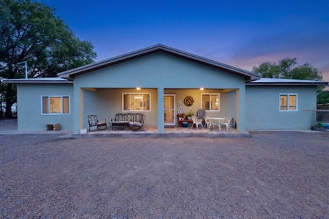 Photo of 6015 Hubbell Circle SW, Albuquerque, NM 87105 (MLS # 1110010)