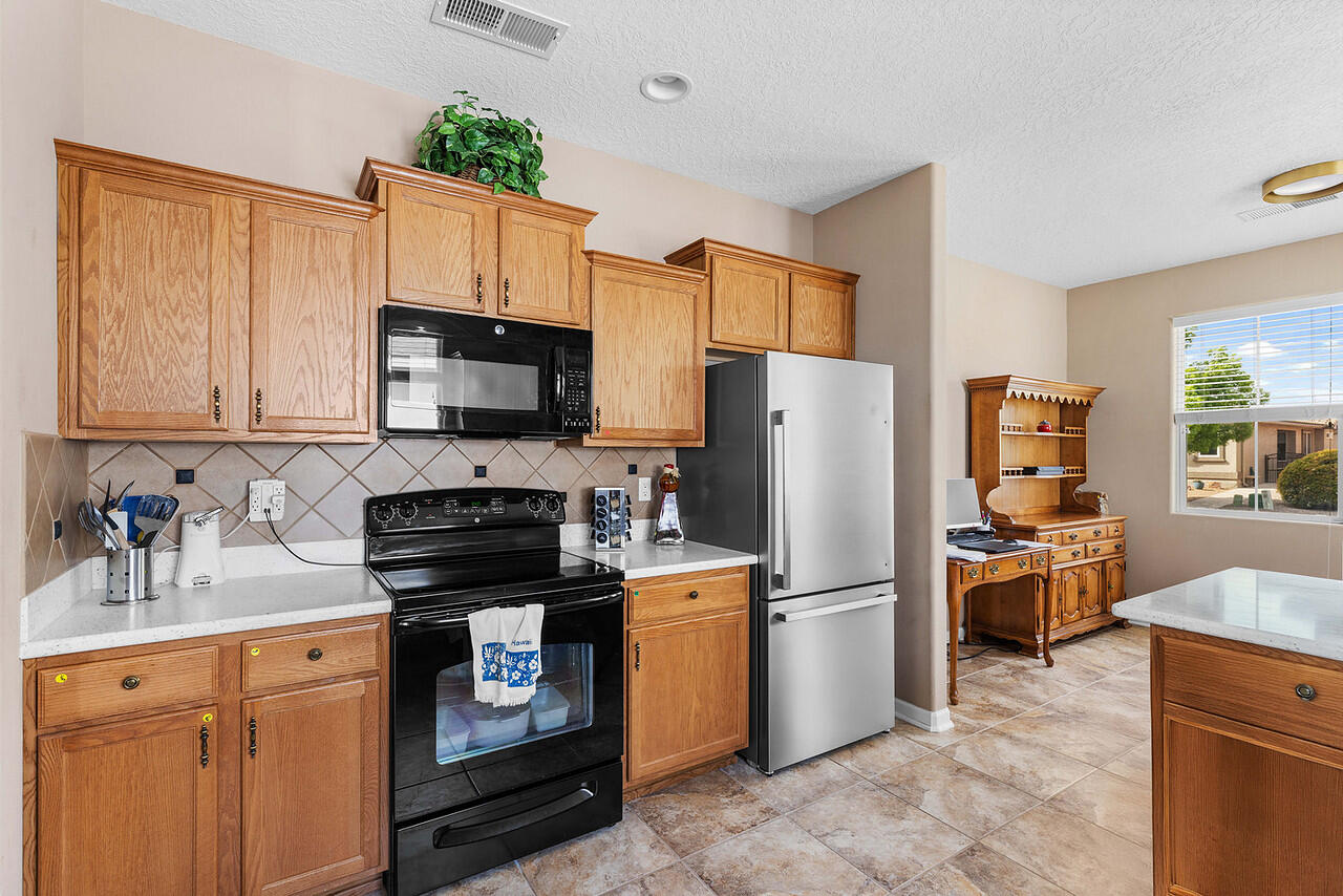 470 Zuni River Circle SW