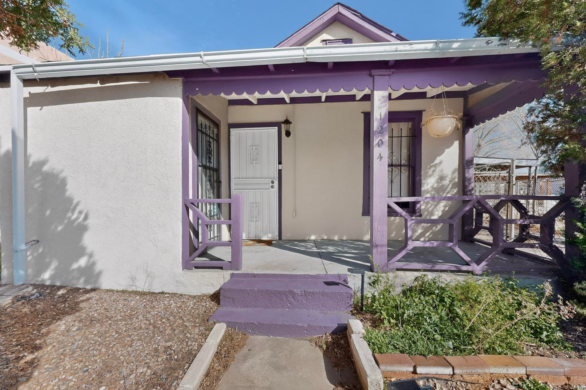 1204 Edith Boulevard SE