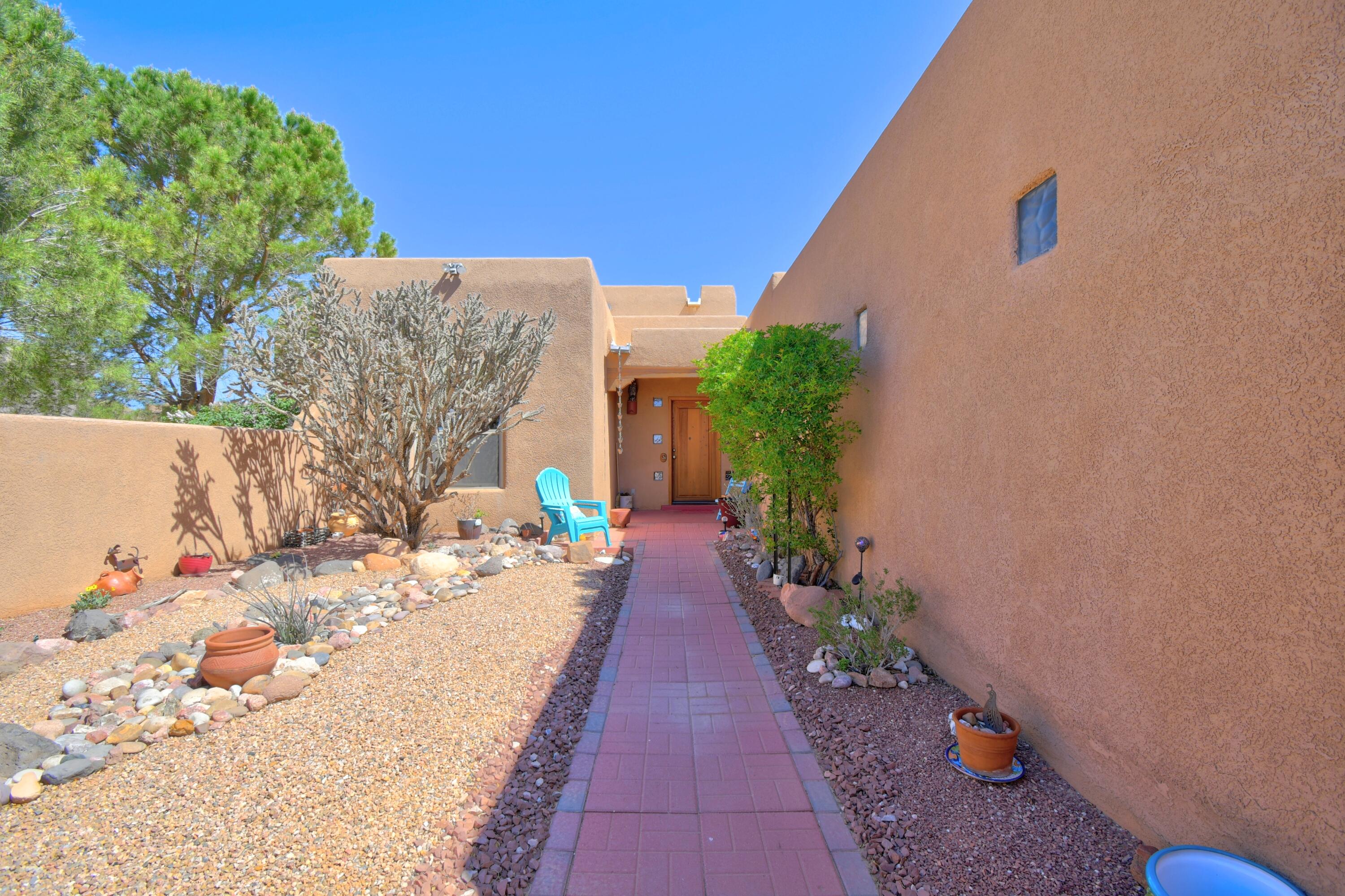 6037 Matamoros Road, Rio Rancho, New Mexico image 3
