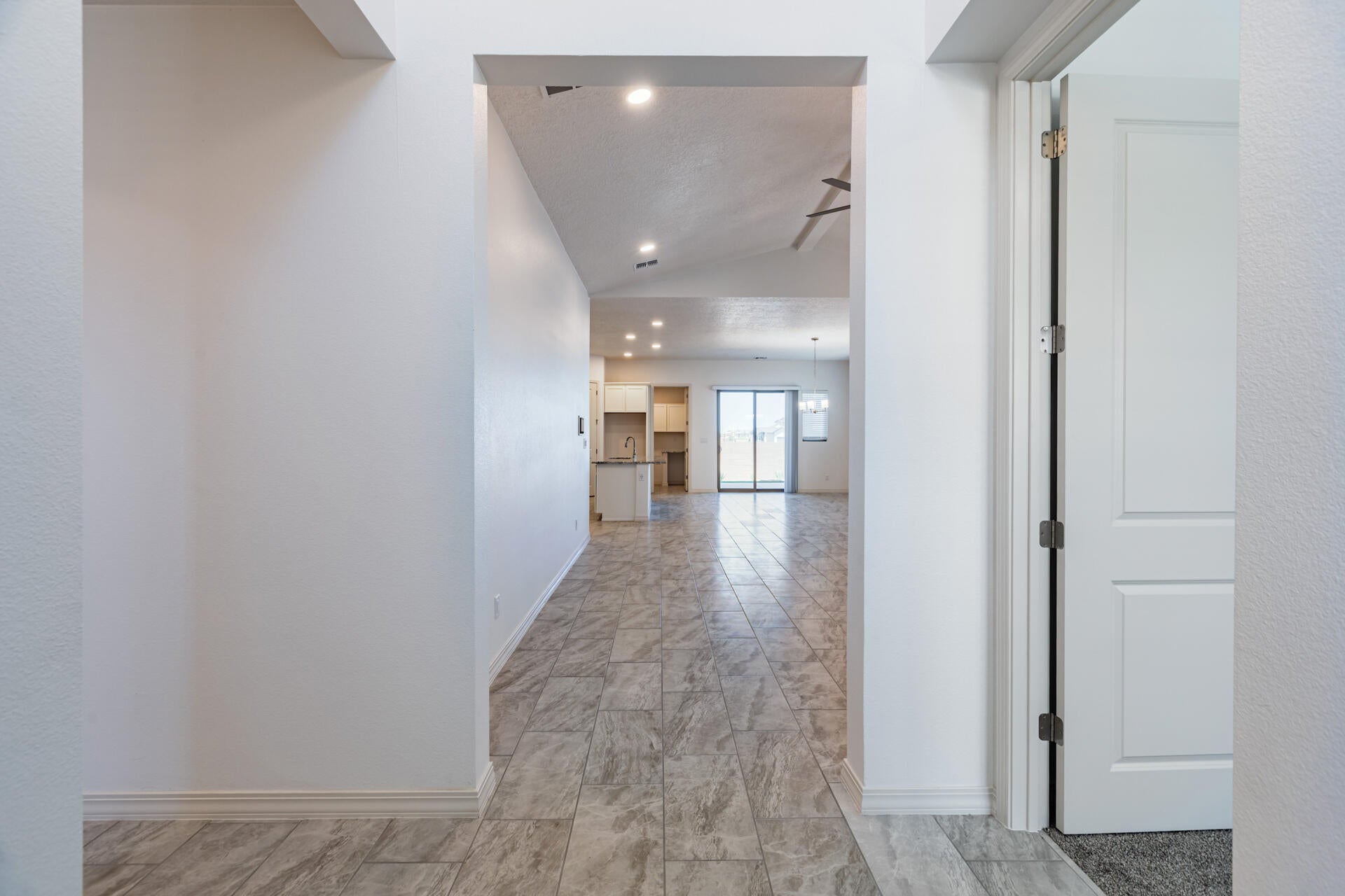 6037 Hardin Drive SE