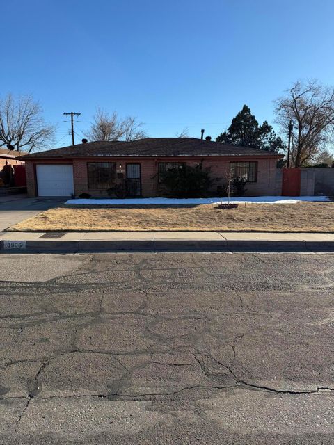 8906 Lexington Avenue NE Albuquerque NM 87112