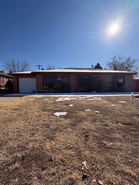 Photo of 8906 Lexington Avenue NE, Albuquerque, NM 87112 (MLS # 1095409)