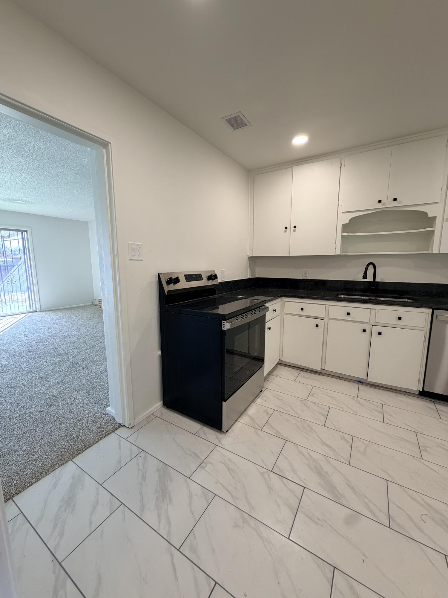 8906 Lexington Avenue NE