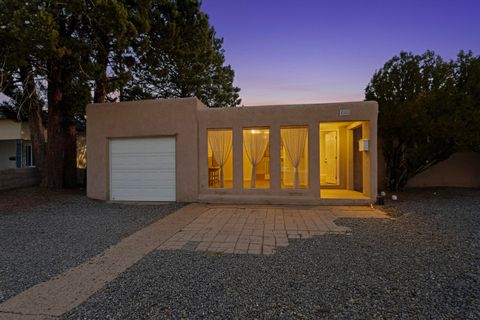 Photo of 436 General Chennault Street NE, Albuquerque, NM 87123 (MLS # 1095836)
