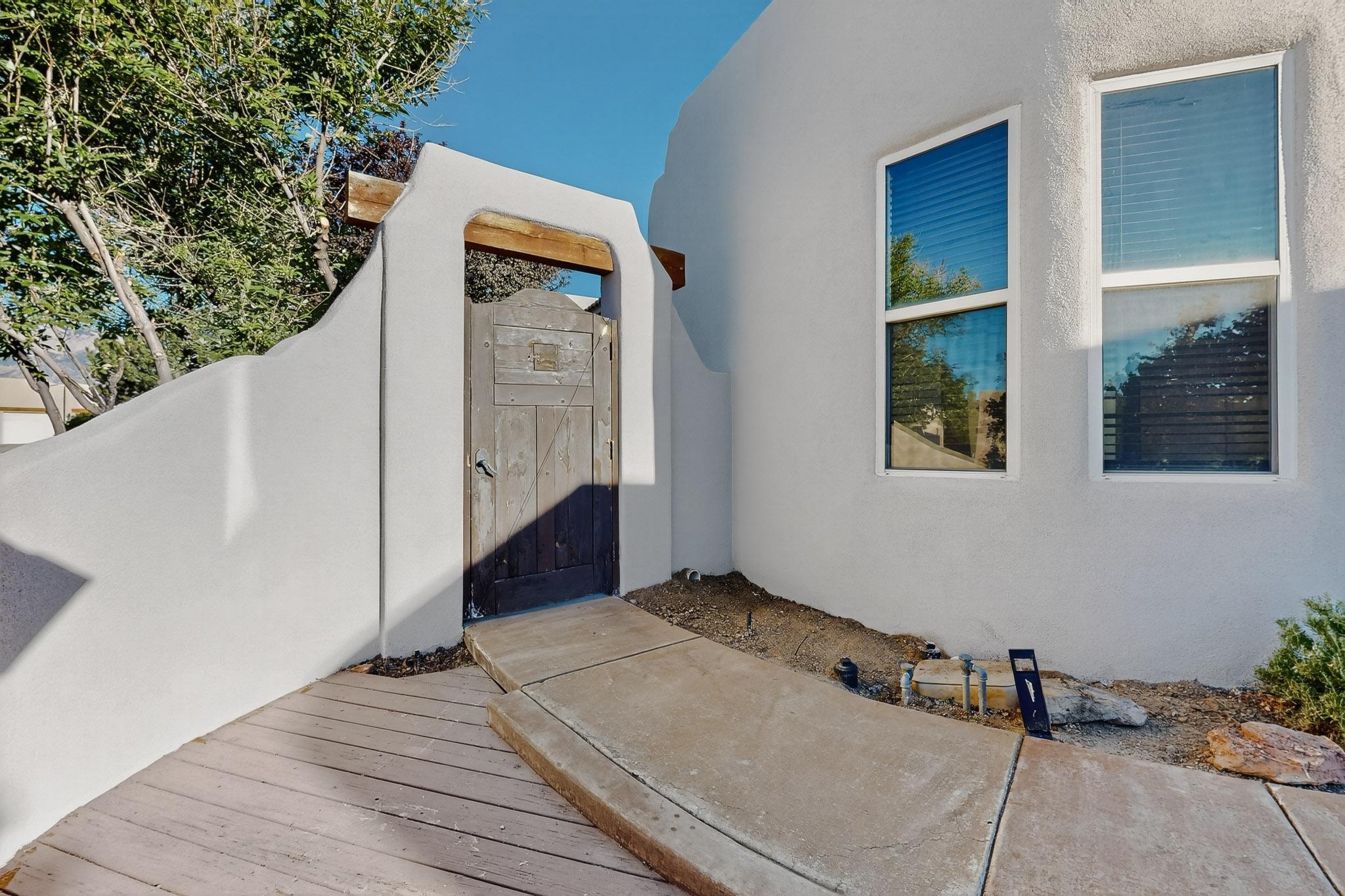 7428 PAWNEE CREEK Trail NE