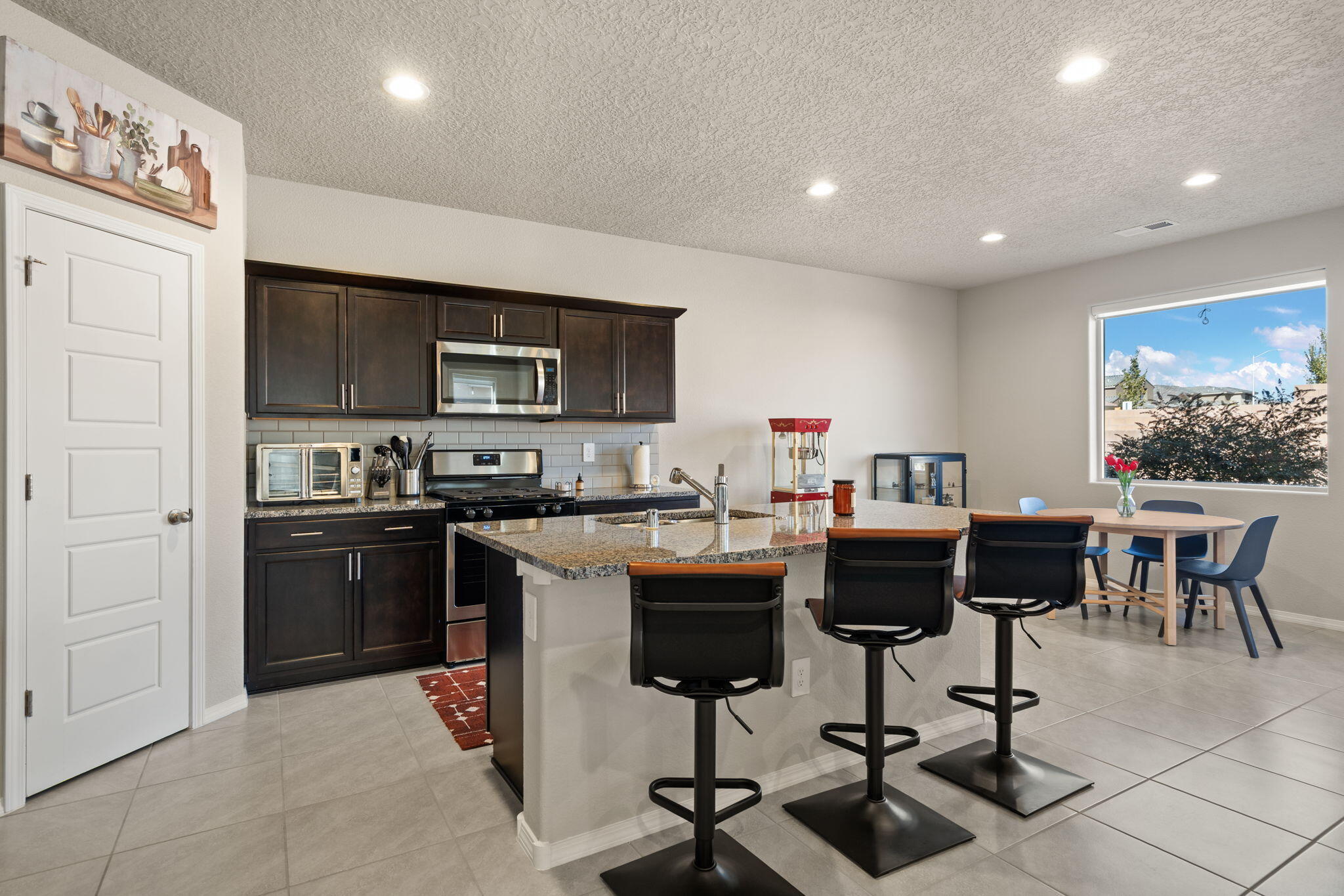 885 Tazanita Loop SE