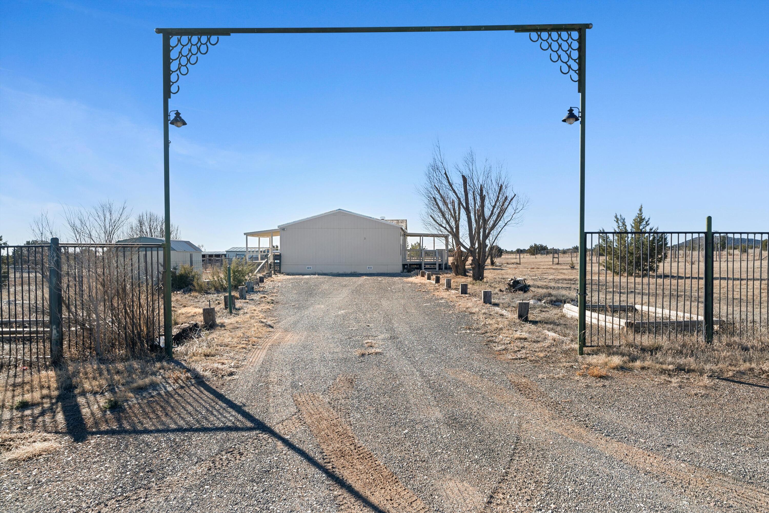 3 Brandy Court, Moriarty, New Mexico image 2