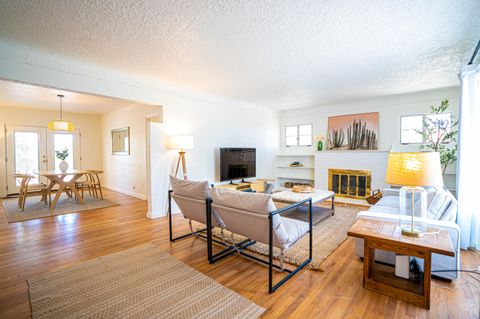 Photo of 219 Amherst Drive SE, Albuquerque, NM 87106 (MLS # 1102563)