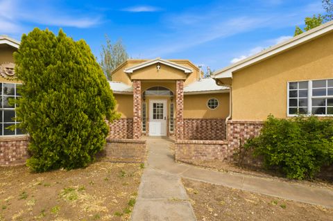 Photo of 9 Blackberry Lane, Los Lunas, NM 87031 (MLS # 1102053)