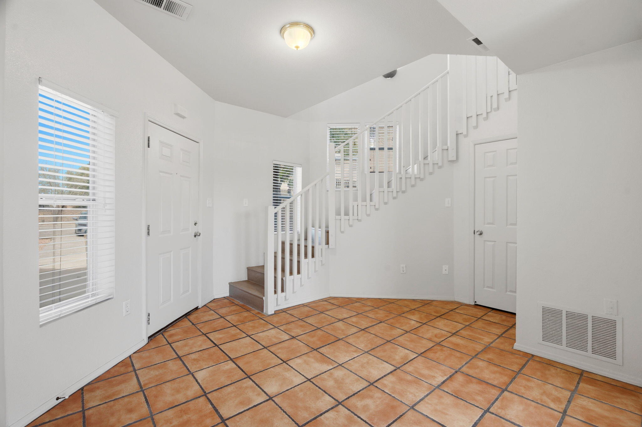 615 Menaul Boulevard NW E