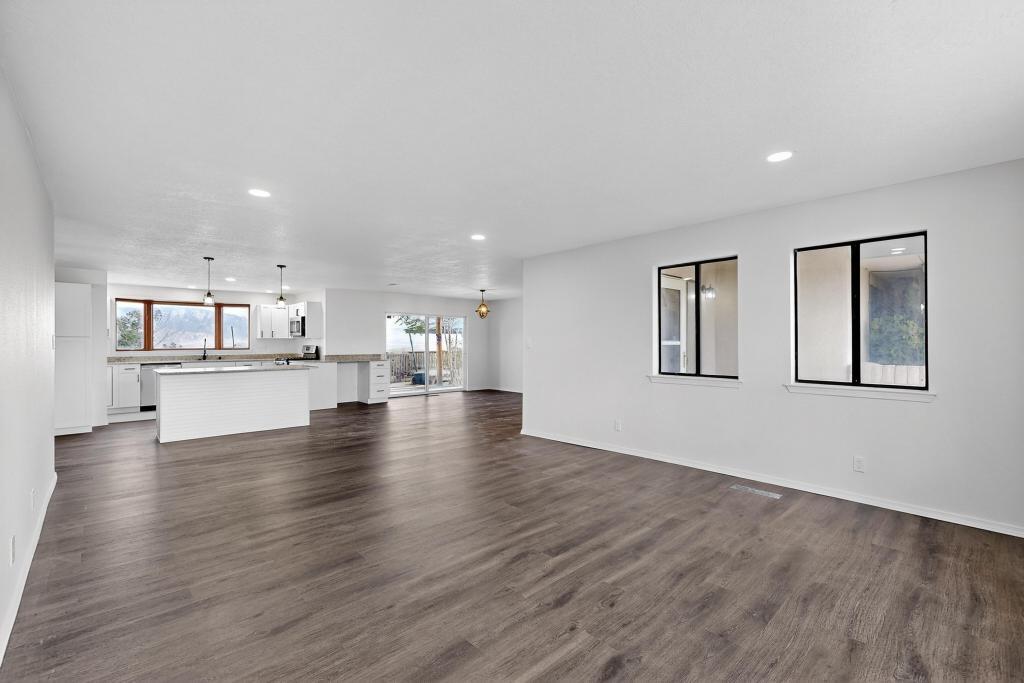 320 TARPON Avenue SE