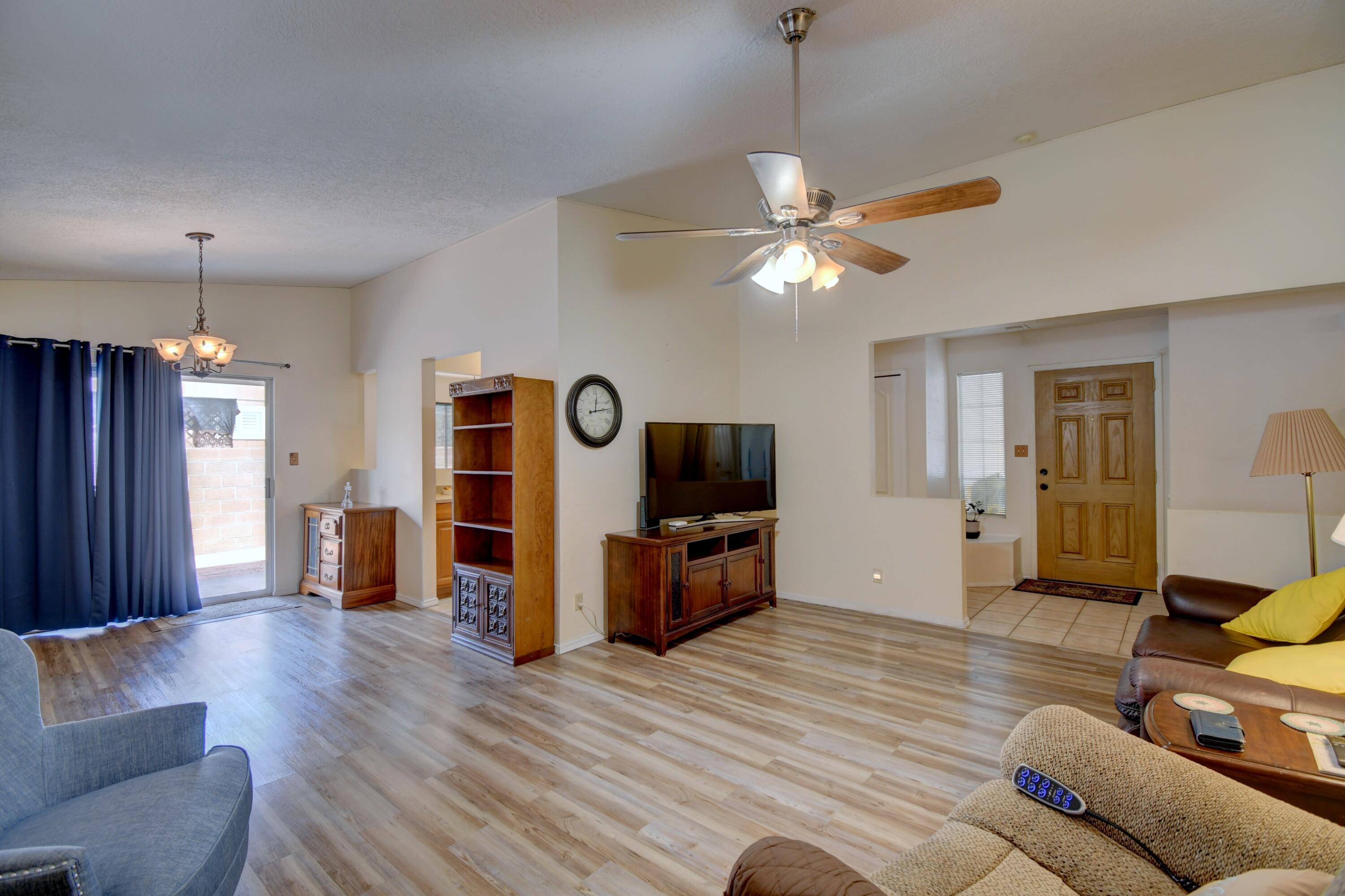 2575 Diamond Peak Drive, Rio Rancho, New Mexico image 4