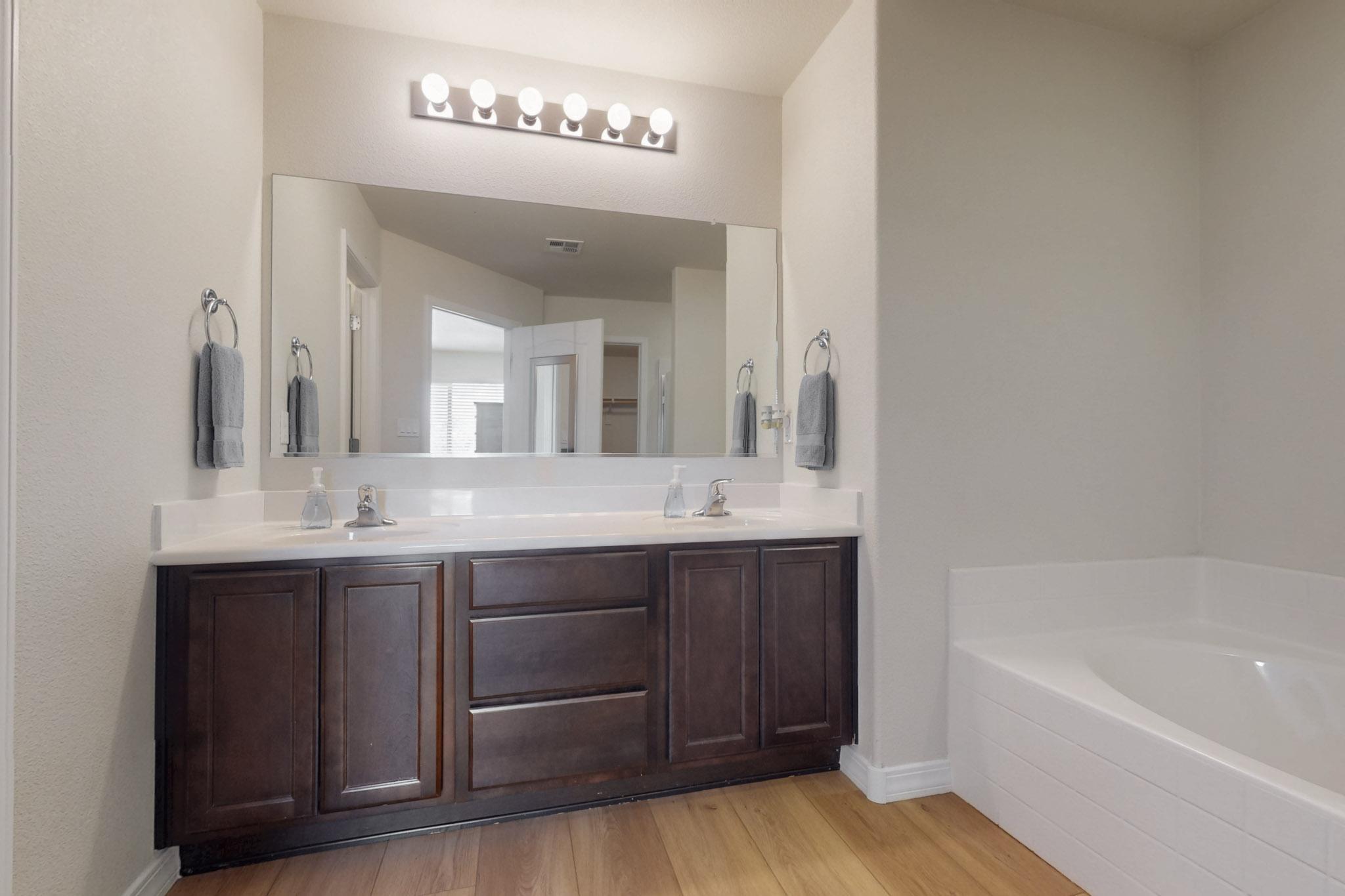 325 Manuel Sanchez Place, Albuquerque, New Mexico image 20