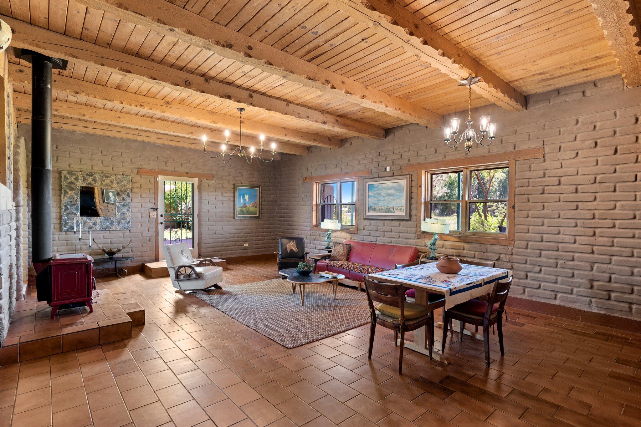Photo 8 of 67 of 82 Edmundo Road house