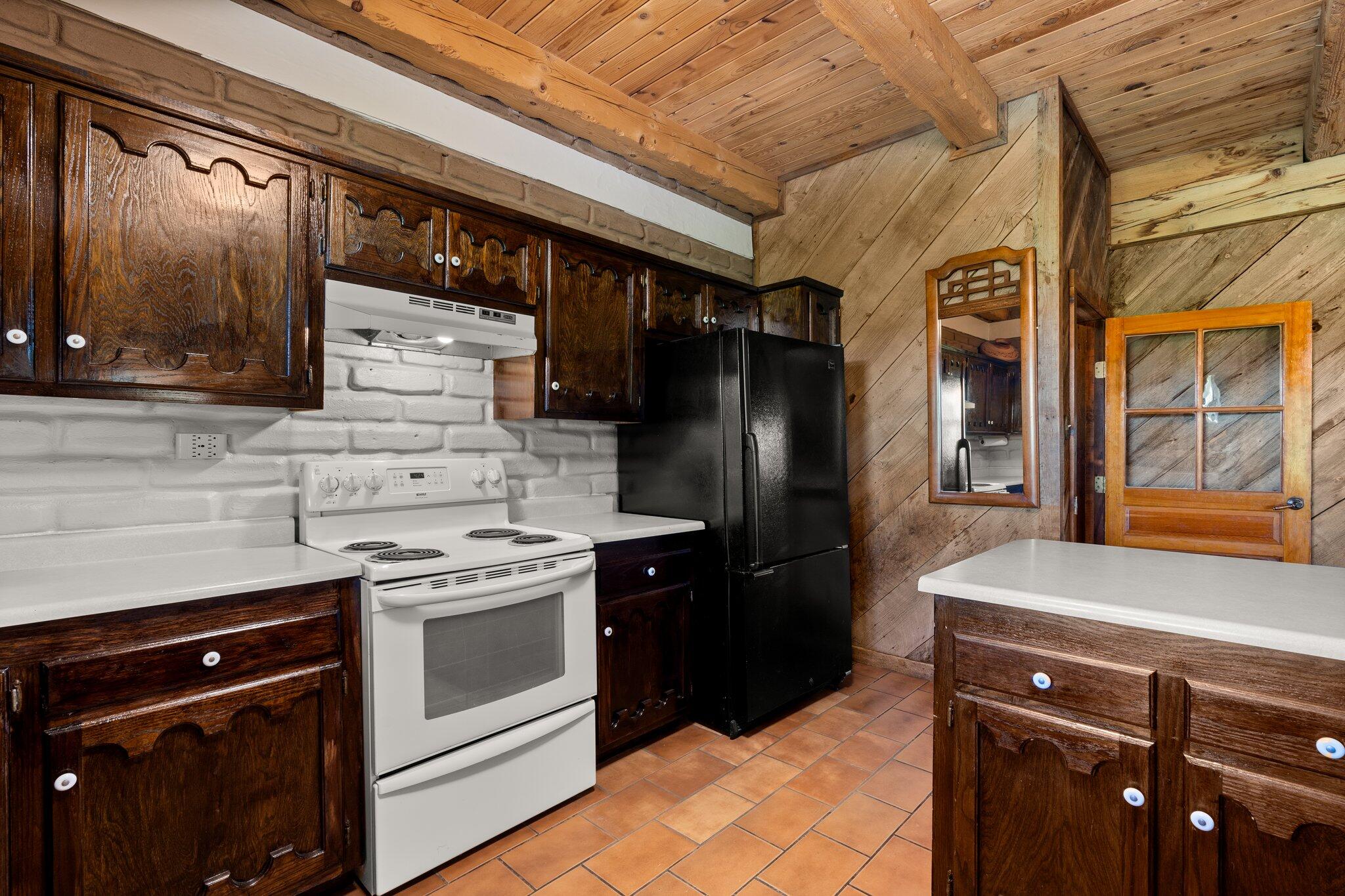 Photo 13 of 67 of 82 Edmundo Road house