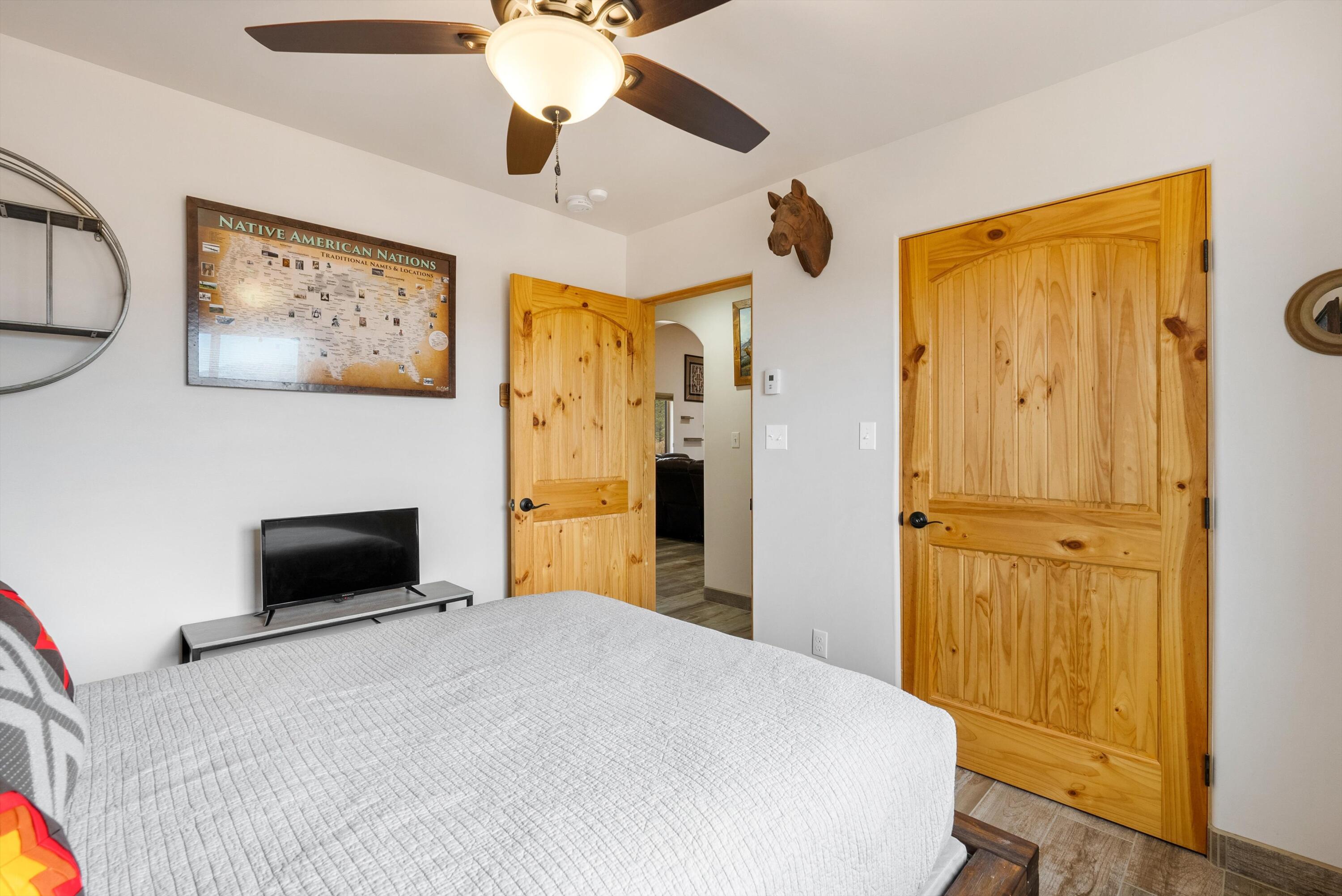 27 Medina Lane, Taos, New Mexico image 30