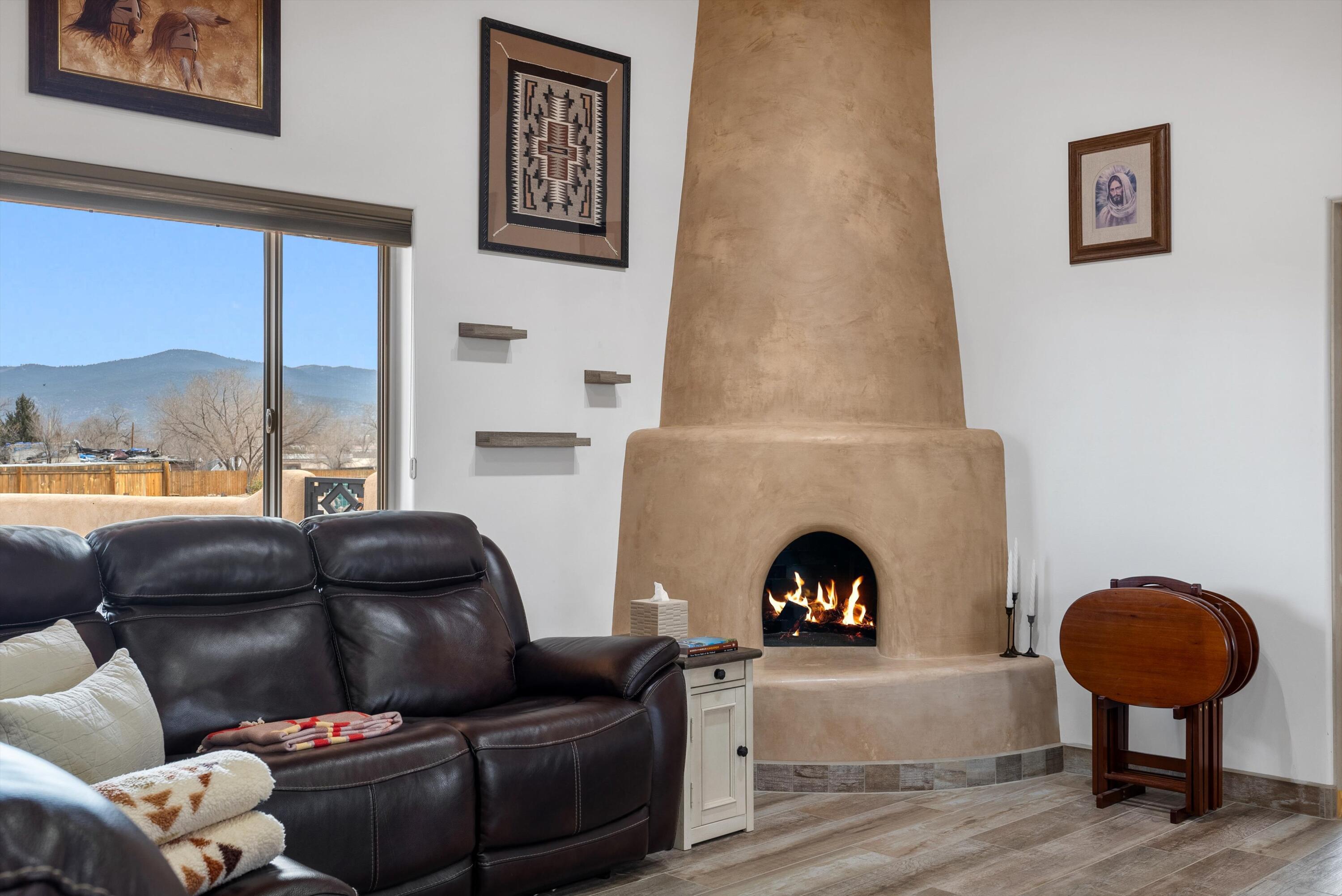 27 Medina Lane, Taos, New Mexico image 4