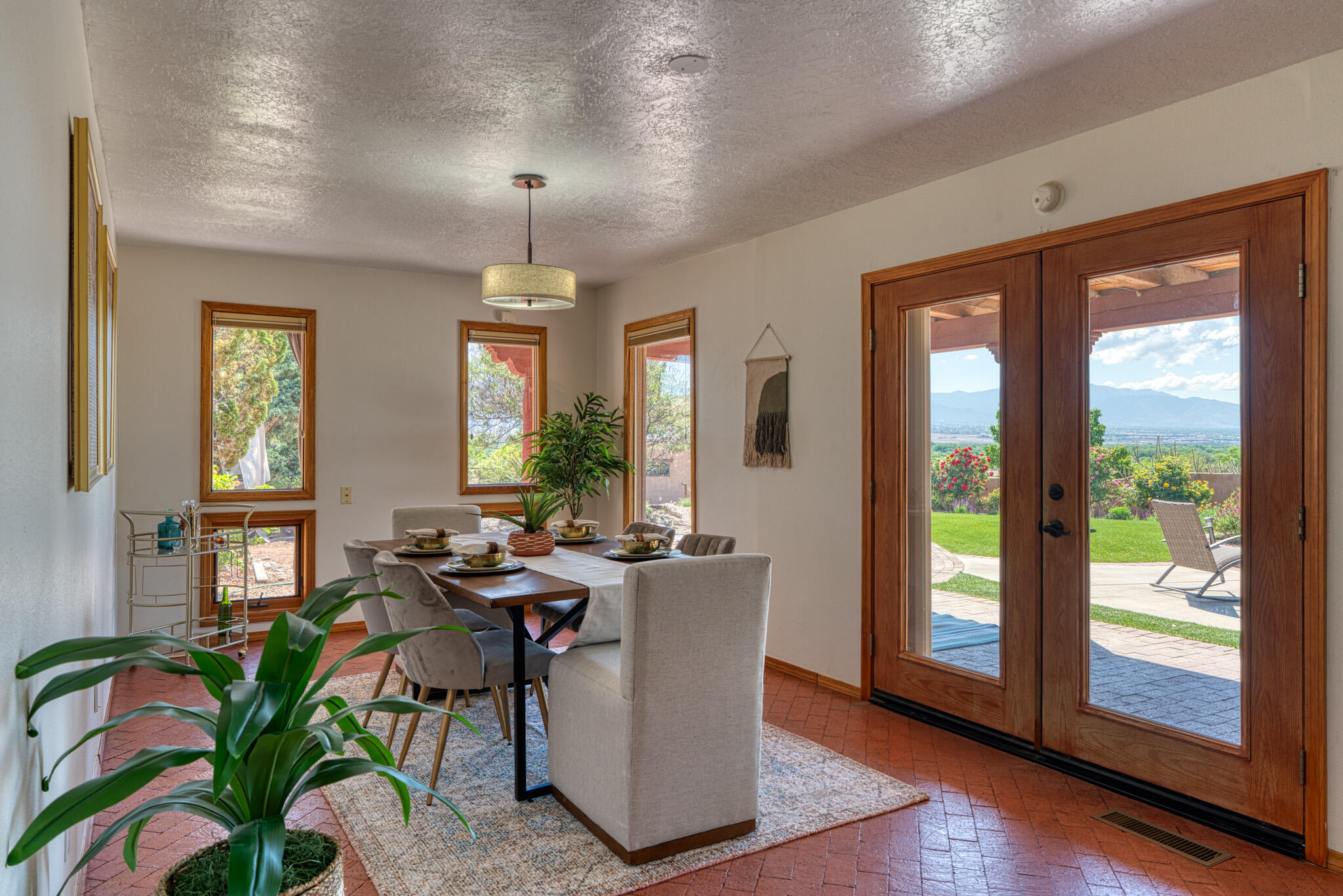 1317 W Meadowlark Lane, Corrales, New Mexico image 5