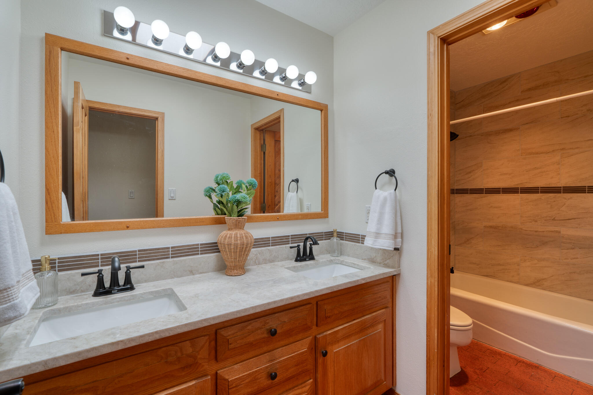 1317 W Meadowlark Lane, Corrales, New Mexico image 36