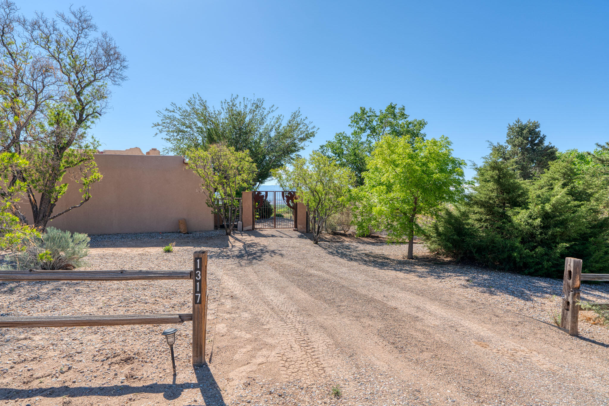 1317 W Meadowlark Lane, Corrales, New Mexico image 42