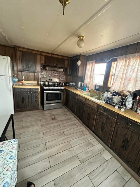 Mobile Home For Sale - 442 Meadowlake Road<br/> Los Lunas, NM 87031