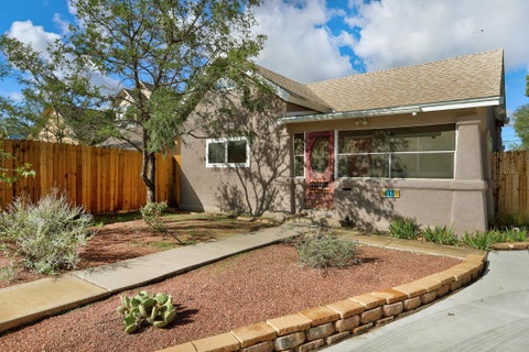 Homes For Sale - 615 Edith Boulevard<br/> Albuquerque, NM 87102