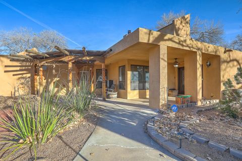 Photo of 1230 John Road, Belen, NM 87002 (MLS # 1098944)