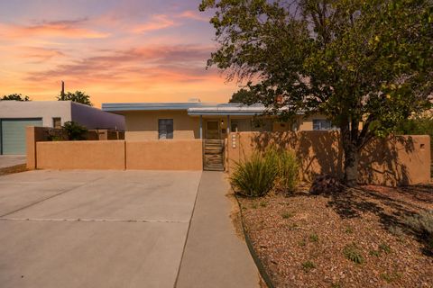 Photo of 1301 Girard Boulevard SE, Albuquerque, NM 87106 (MLS # 1104058)