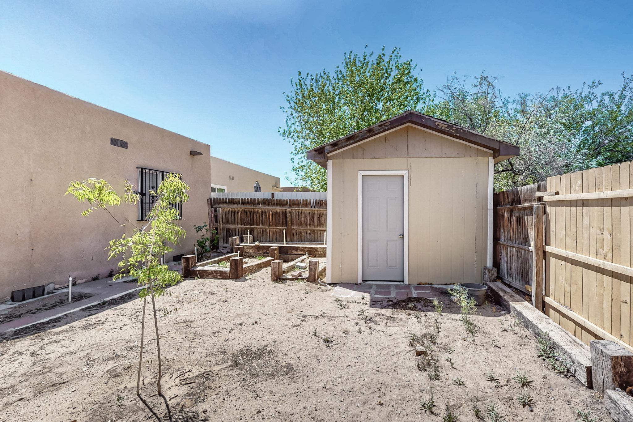 308 Garden Avenue, Los Lunas, New Mexico image 40
