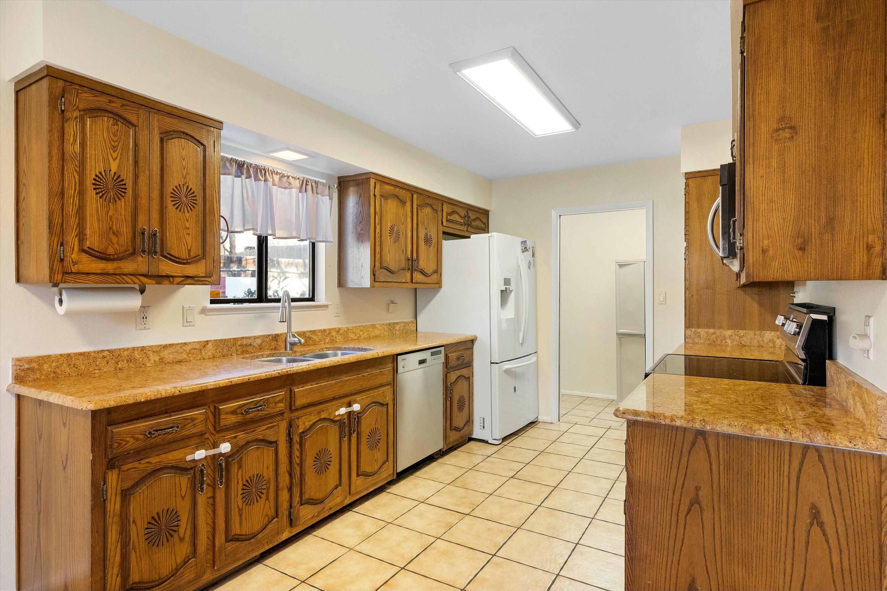 8328 Cherry Hills Drive, Albuquerque, New Mexico image 21